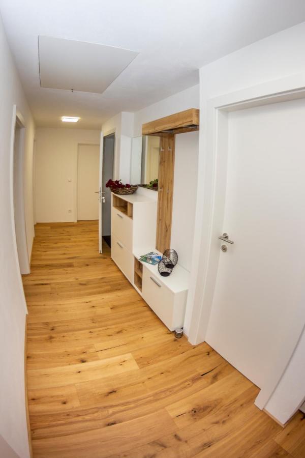 Apartment Melcher Hard